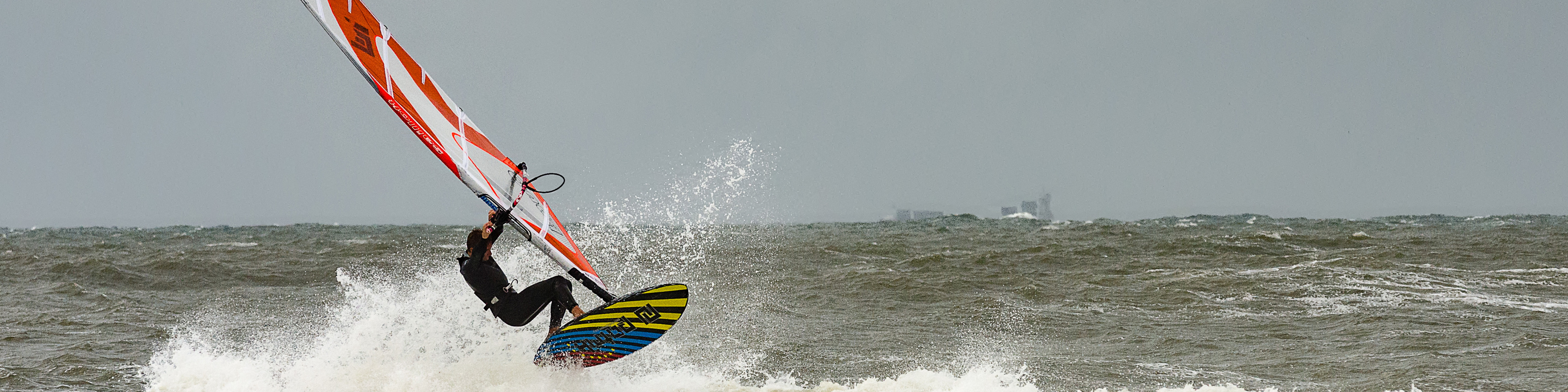 Wangerooge Surfer in der Nordsee